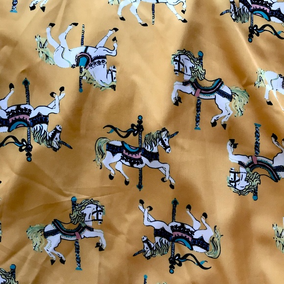 MODCLOTH CAROUSEL HORSE PRINT SKIRT - Picture 2 of 3
